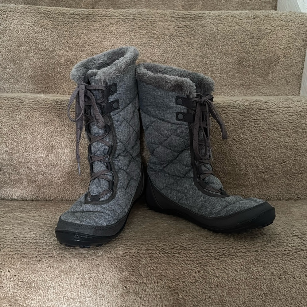 Grey Quilted Columbia Minx Mid II Omni Heat Boot Size 9
